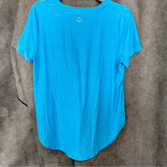 ❌ SOLD - BEYOND YOGA Featherweight On The Down Low Tee Cali Blue (M) - Picture 8 of 11